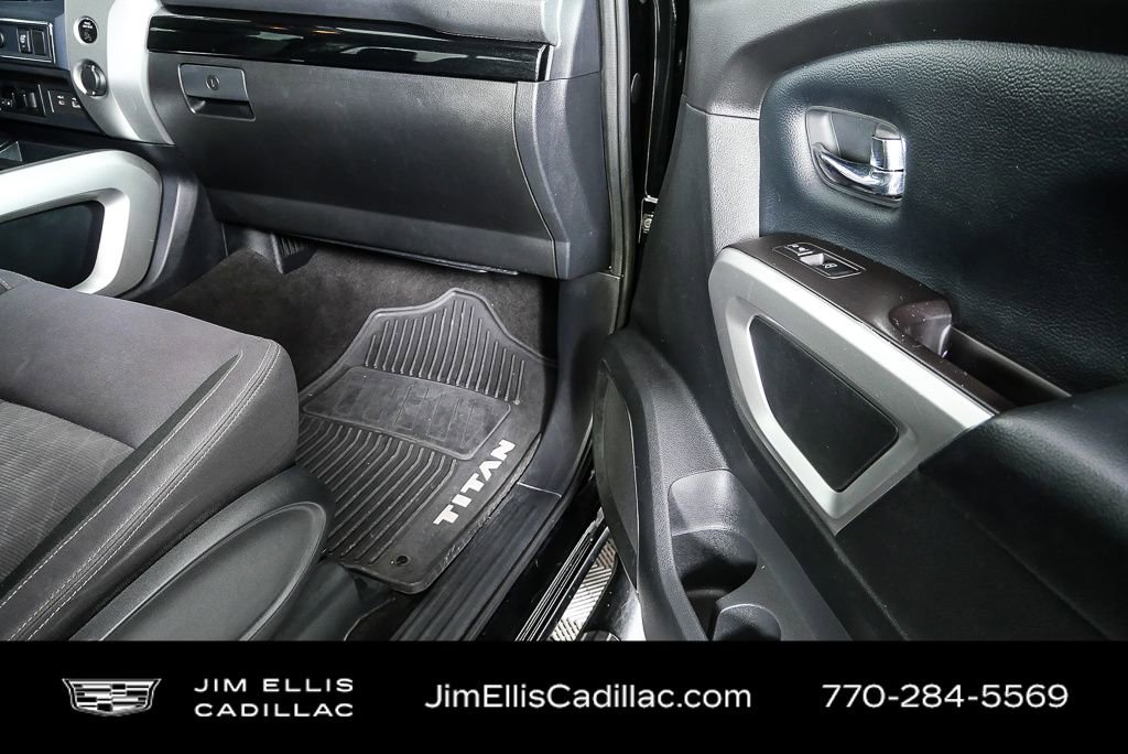 Used 2020 Nissan Titan SV w/ SV Convenience Package image 24