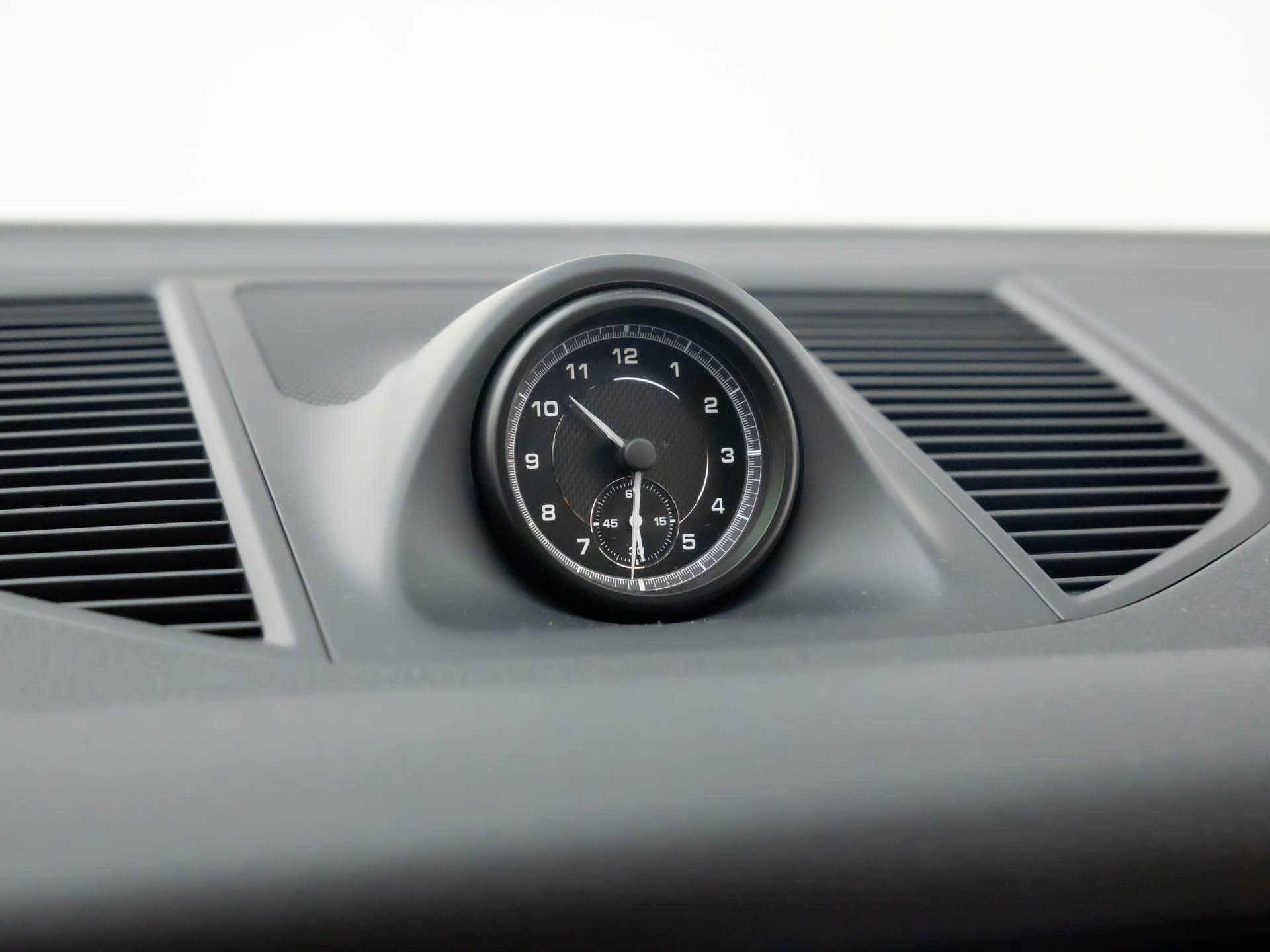 Certified 2026 Porsche Macan image 28