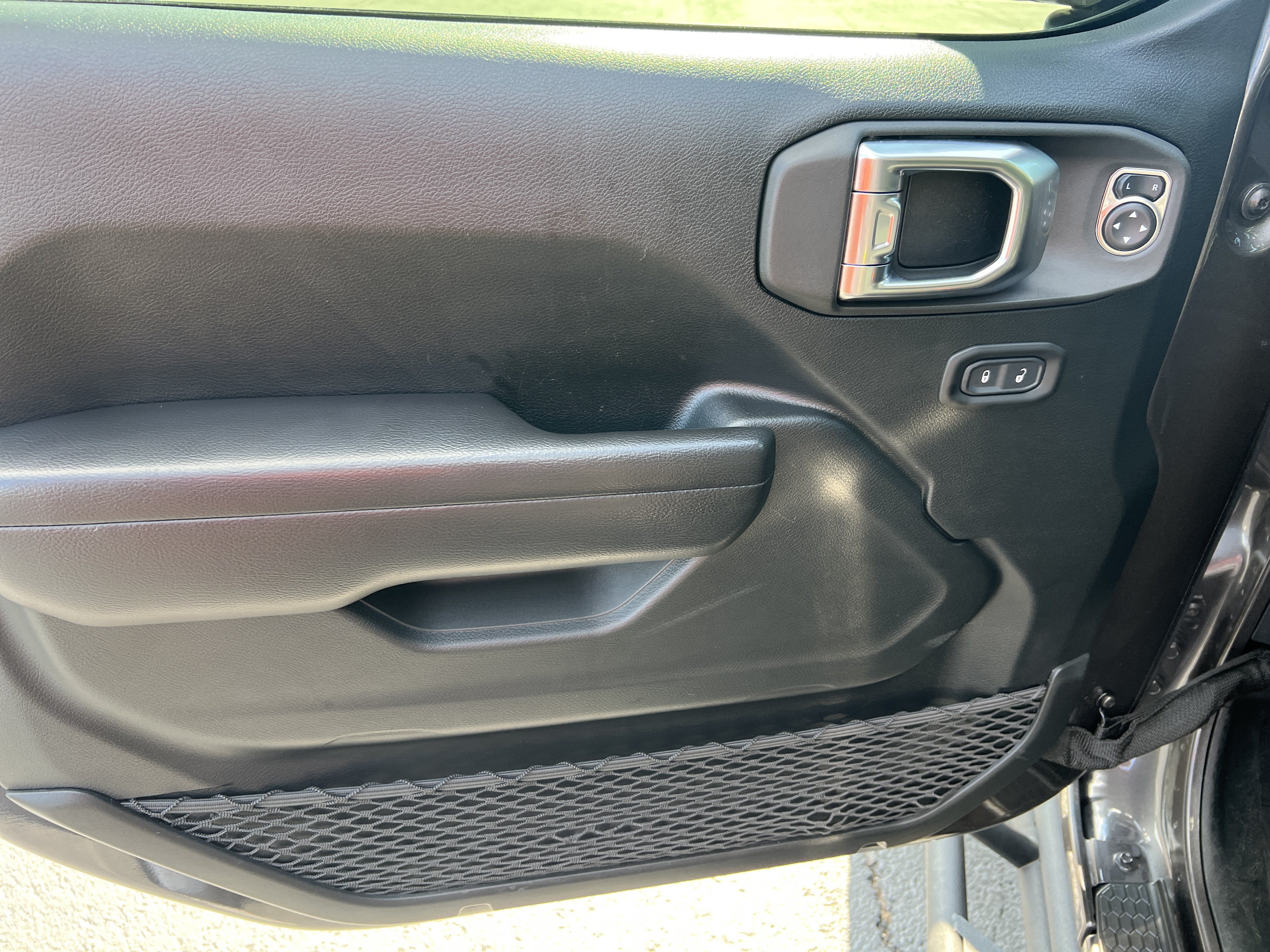 Used 2021 Jeep Wrangler Sport AWD/4WD image 10