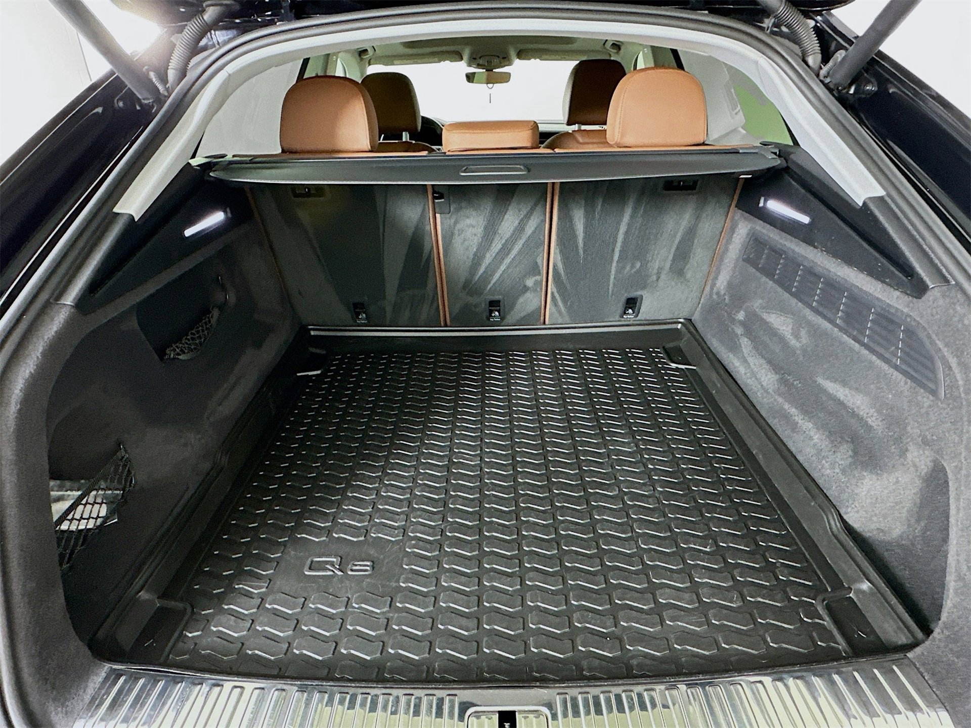 Used 2021 Audi Q8 Premium Plus image 28