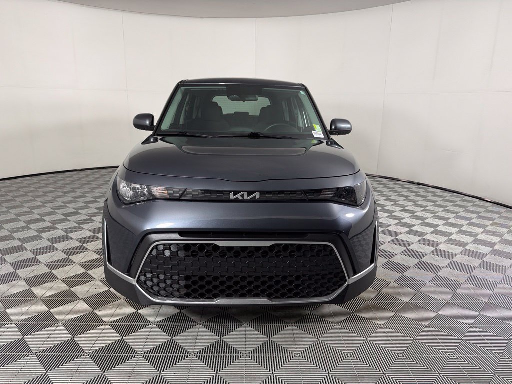 Used 2023 Kia Soul LX FWD image 2