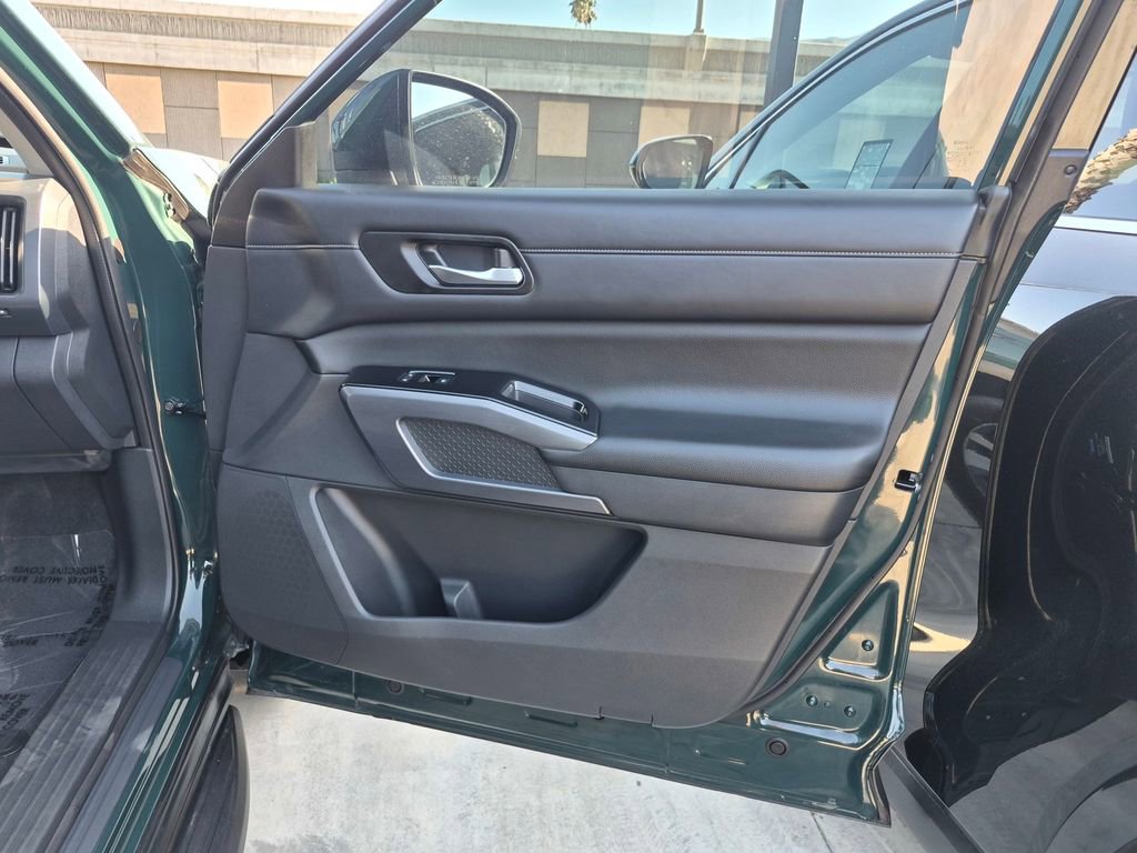 Used 2023 Nissan Pathfinder SL FWD image 27