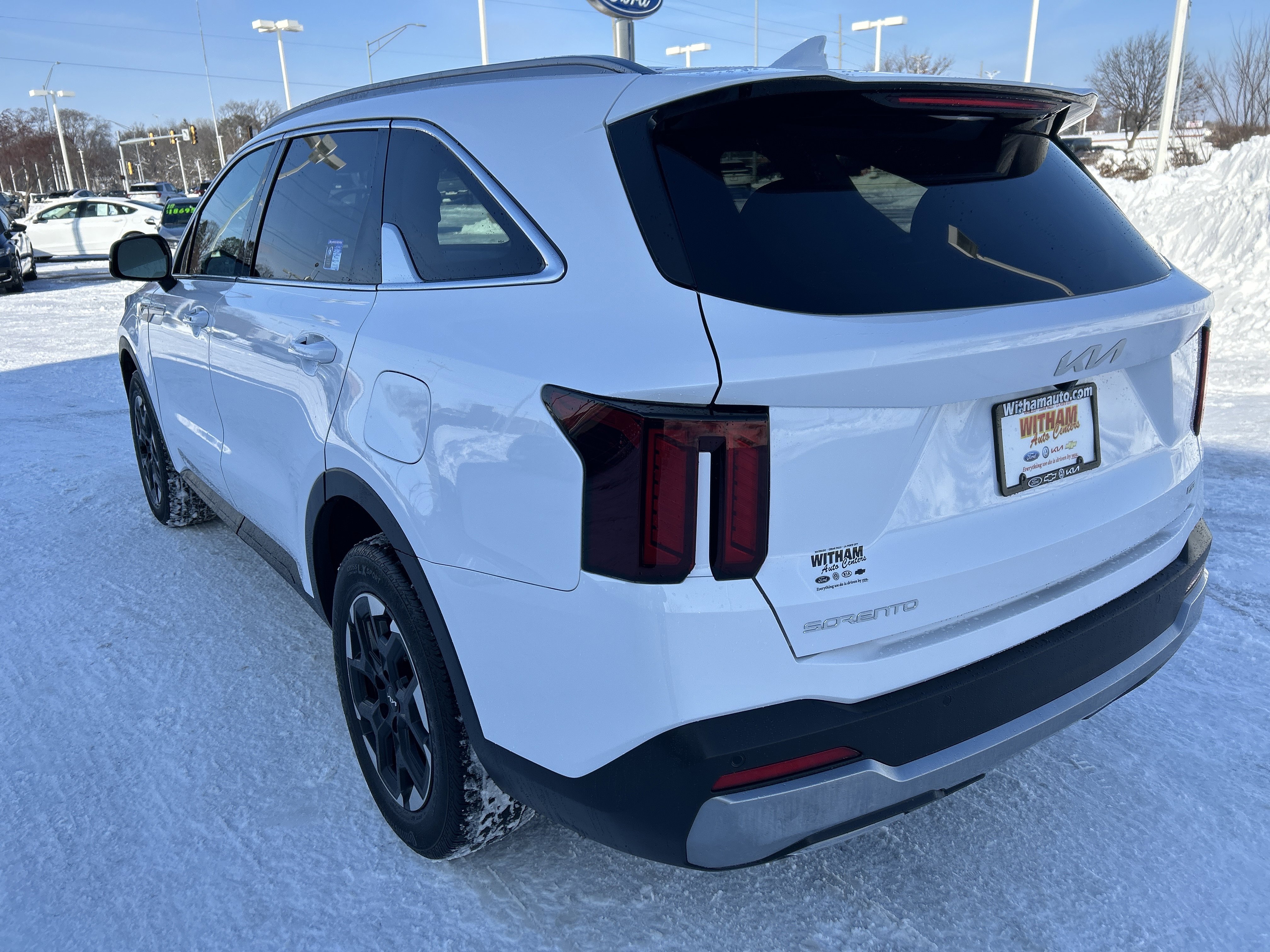 Used 2025 Kia Sorento S image 6