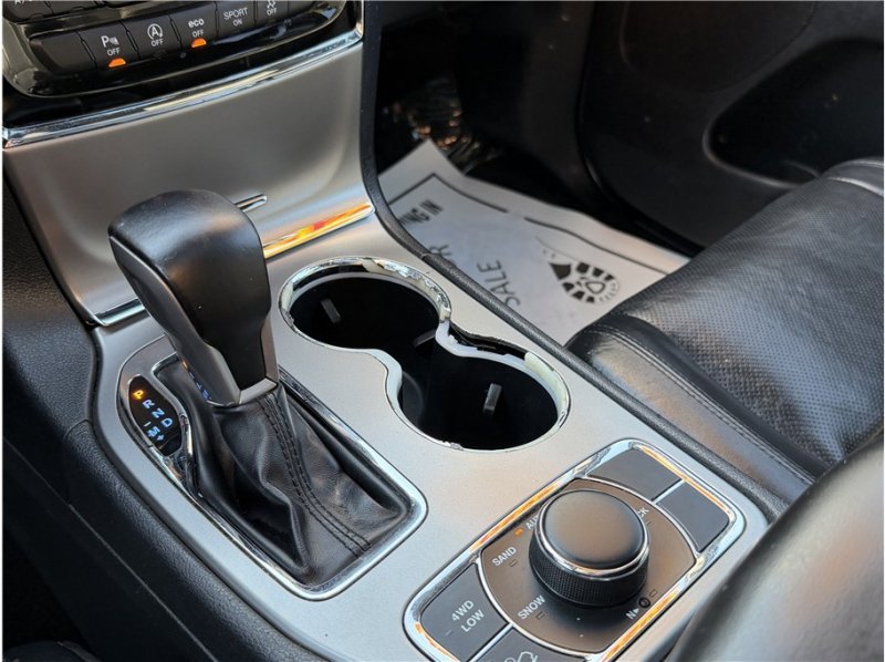 Used 2020 Jeep Grand Cherokee Limited w/ Luxury Group II image 45