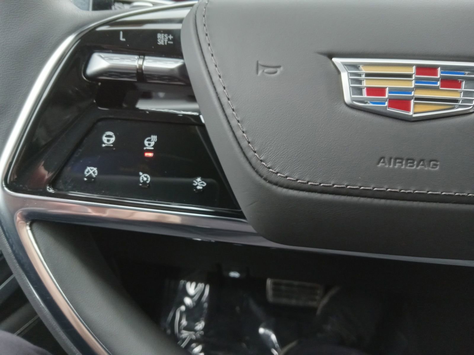 Used 2026 Cadillac Escalade Platinum Sport w/ LPO, ONYX Package image 21