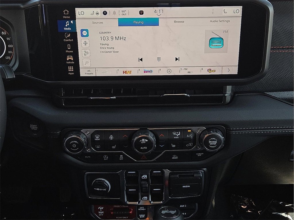 New 2025 Jeep Wrangler Unlimited Rubicon w/ XTREMEE 35" Tire Package image 10