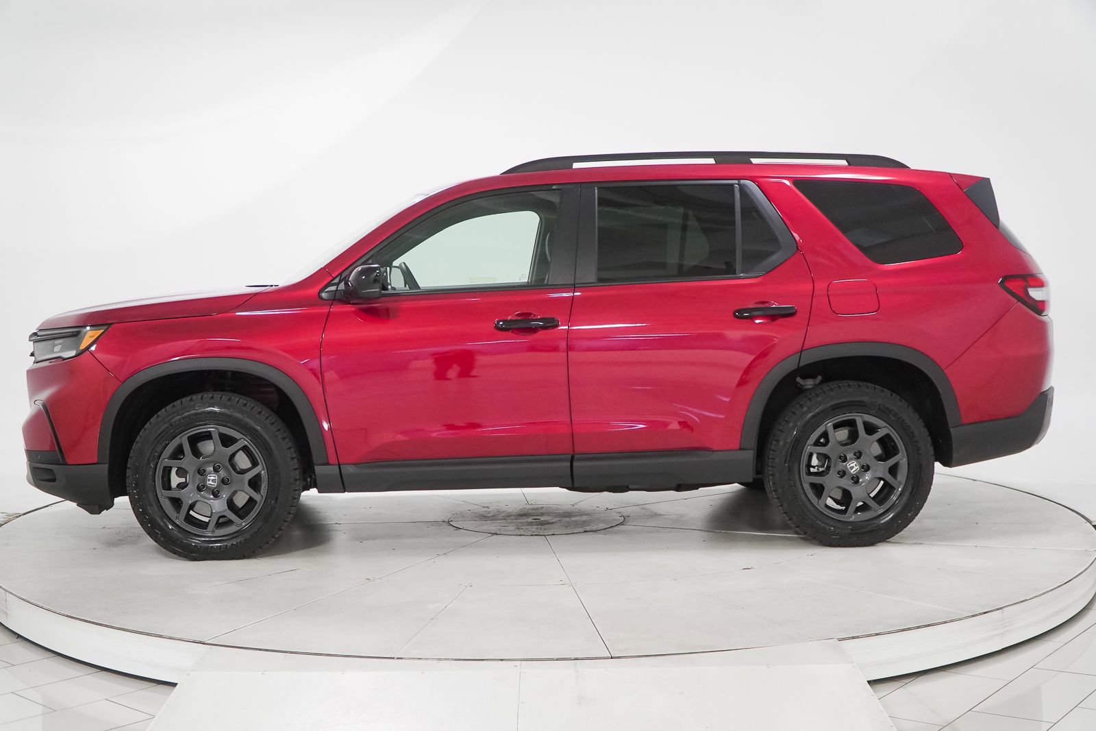 Certified 2025 Honda Pilot TrailSport image 6