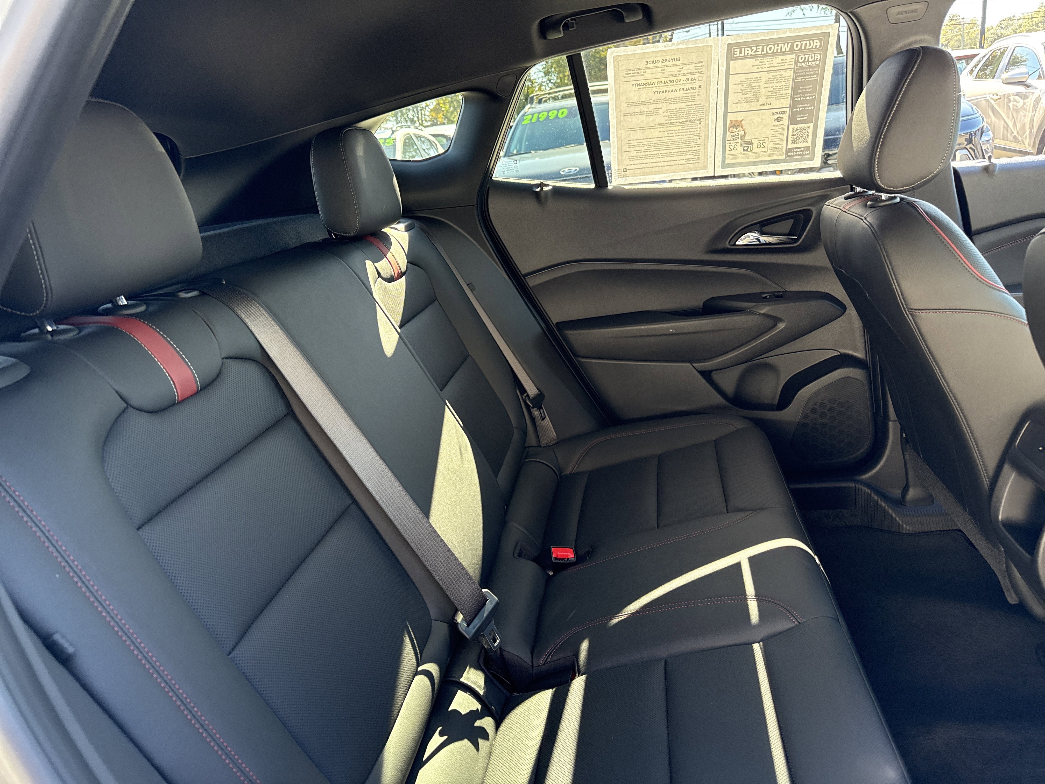 Used 2025 Chevrolet Trax RS w/ Sunroof Package image 13