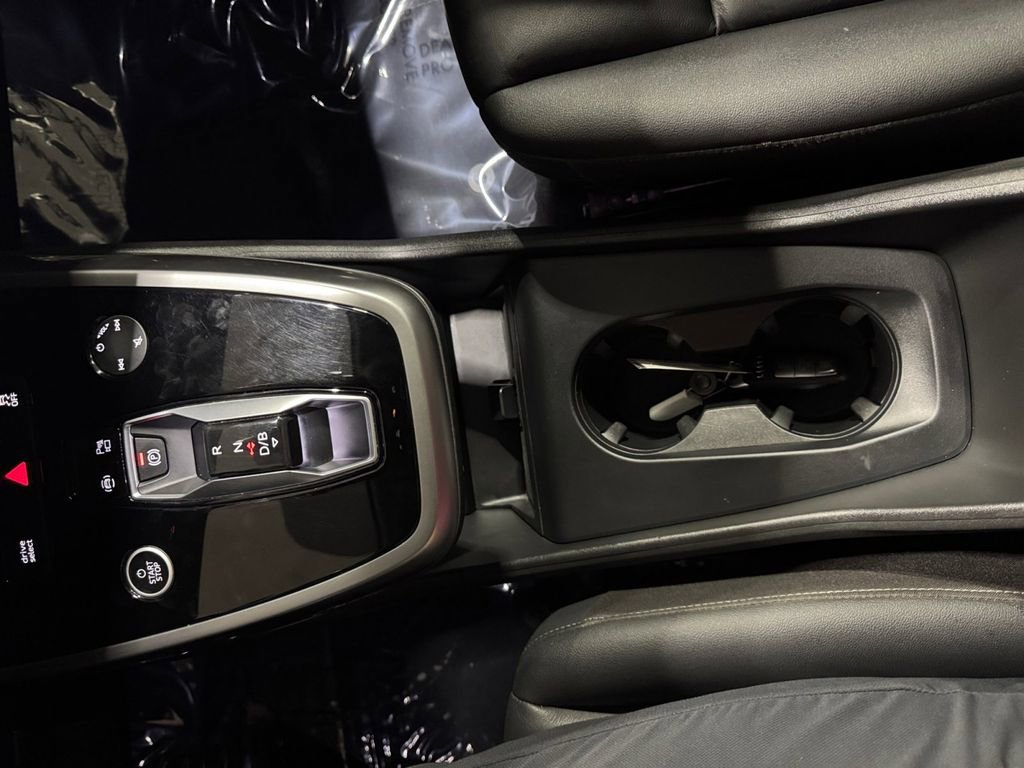 Used 2022 Audi Q4 e-tron Prestige image 22