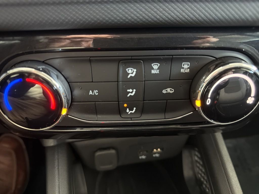 Used 2025 Chevrolet TrailBlazer LT w/ Driver Confidence Package image 17