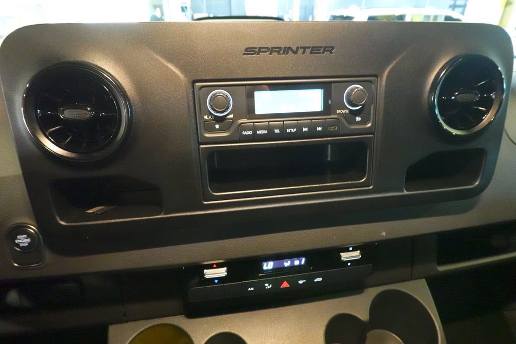 Used 2025 Mercedes-Benz Sprinter 2500 image 9