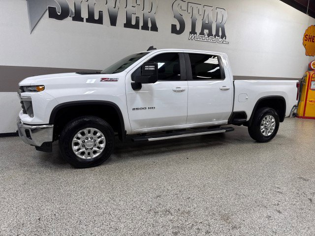 Used 2024 Chevrolet Silverado 2500 LT image 4