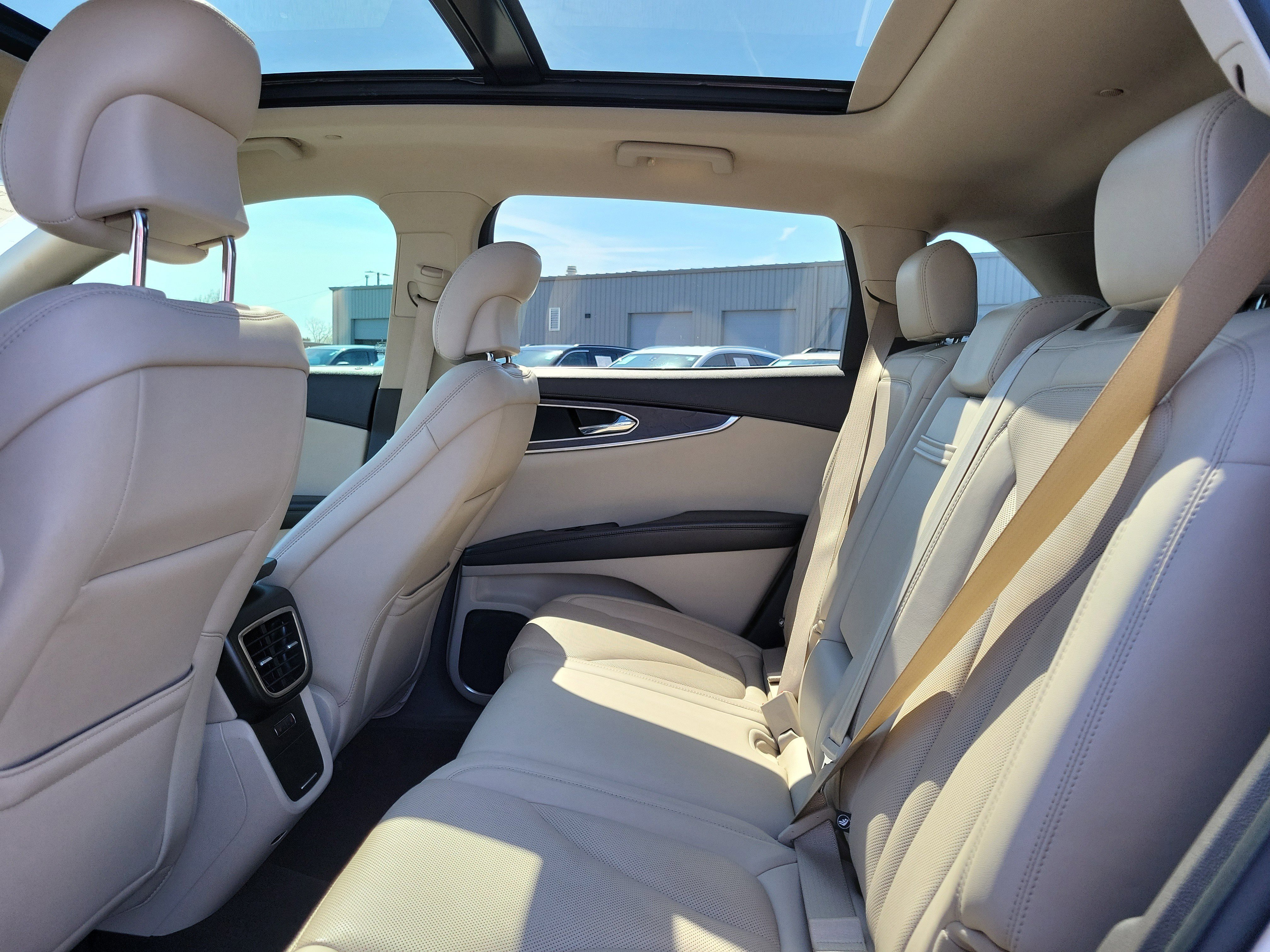 Used 2019 Lincoln Nautilus Reserve image 11