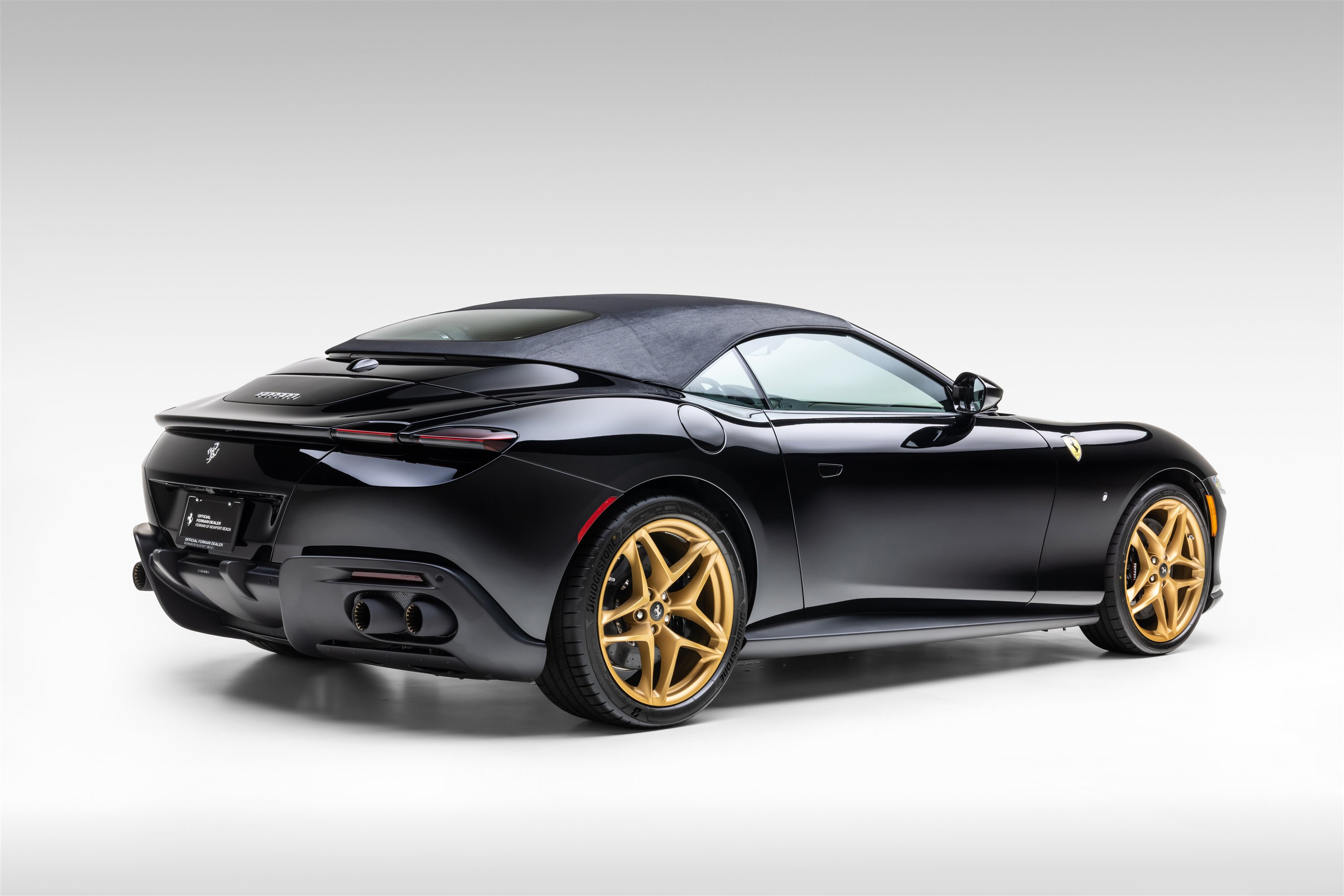 Used 2026 Ferrari Roma Spider RWD image 9