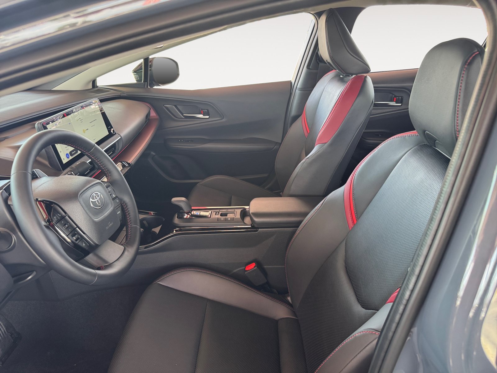 New 2027 Toyota Prius Plug-In Hybrid FWD image 9
