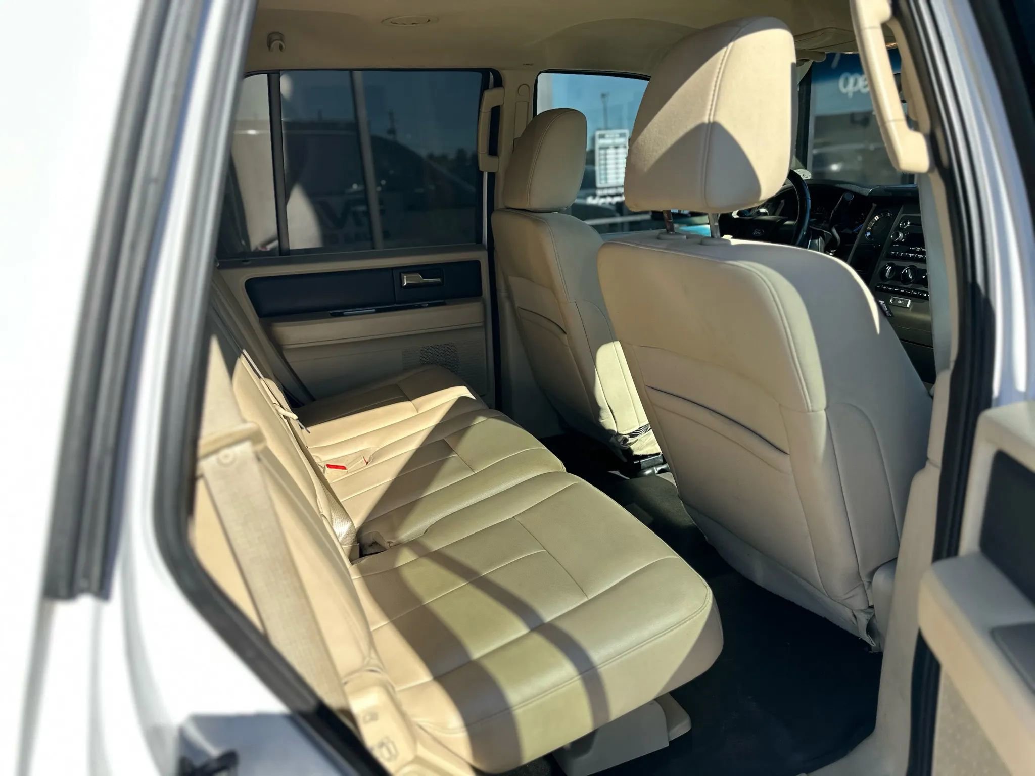 Used 2015 Ford Expedition XL image 23