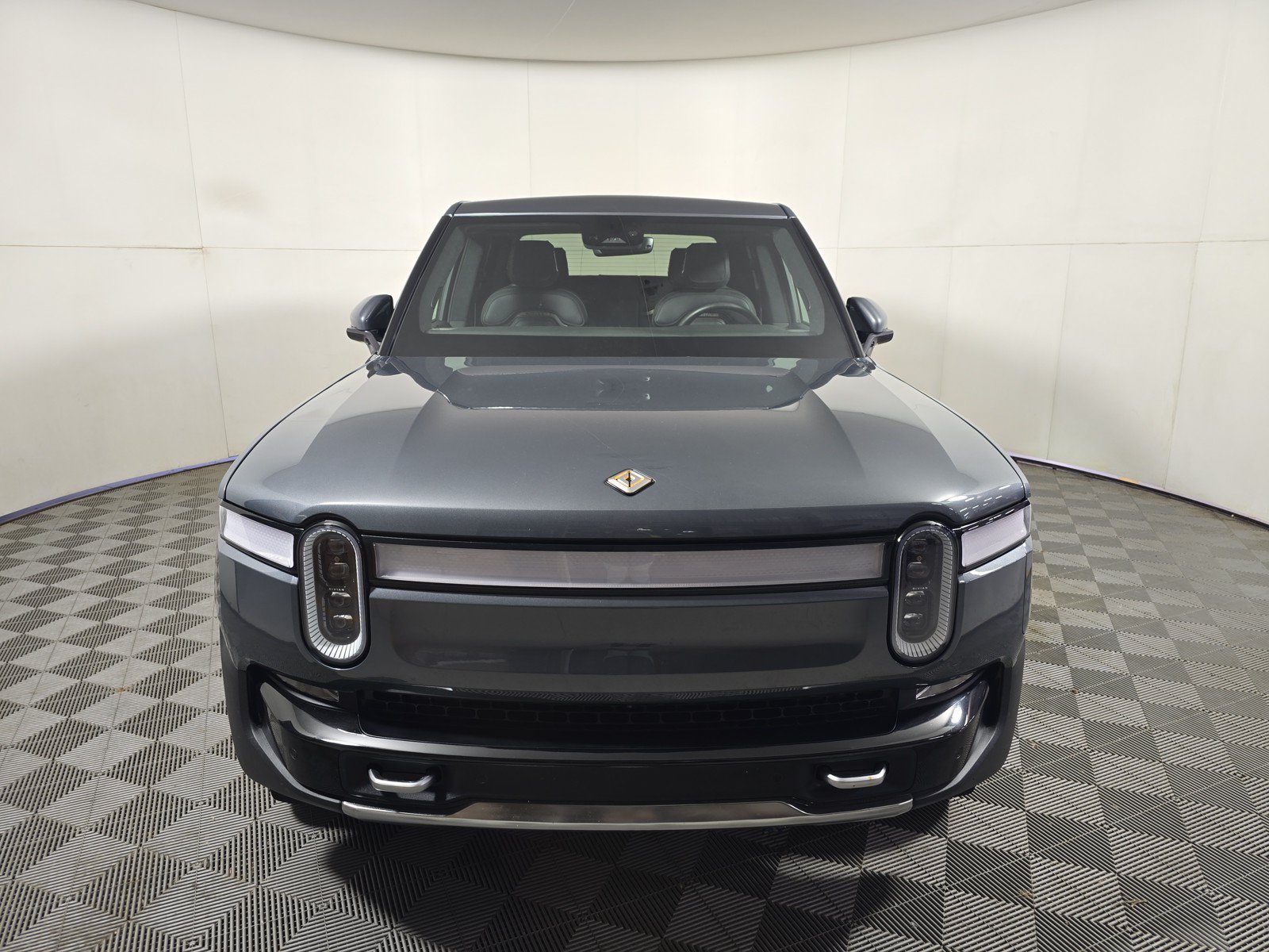 Used 2024 Rivian R1T Adventure AWD/4WD image 8