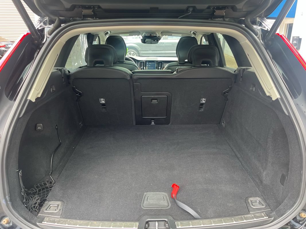 Used 2020 Volvo XC60 T6 Inscription AWD/4WD image 25