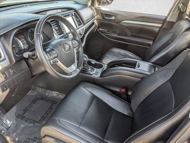 Used 2019 Toyota Highlander XLE image 10