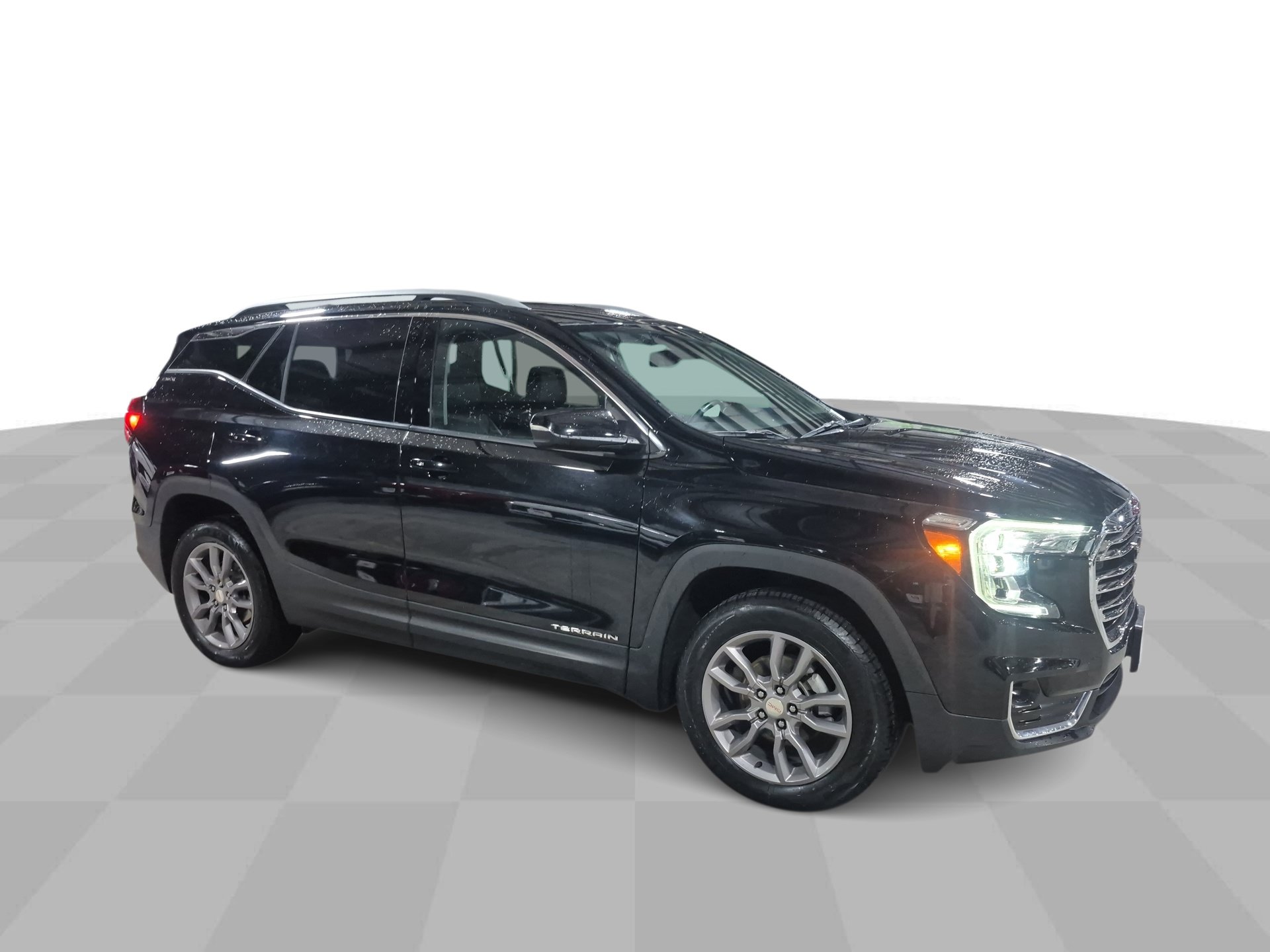 Used 2024 GMC Terrain SLT AWD/4WD image 2