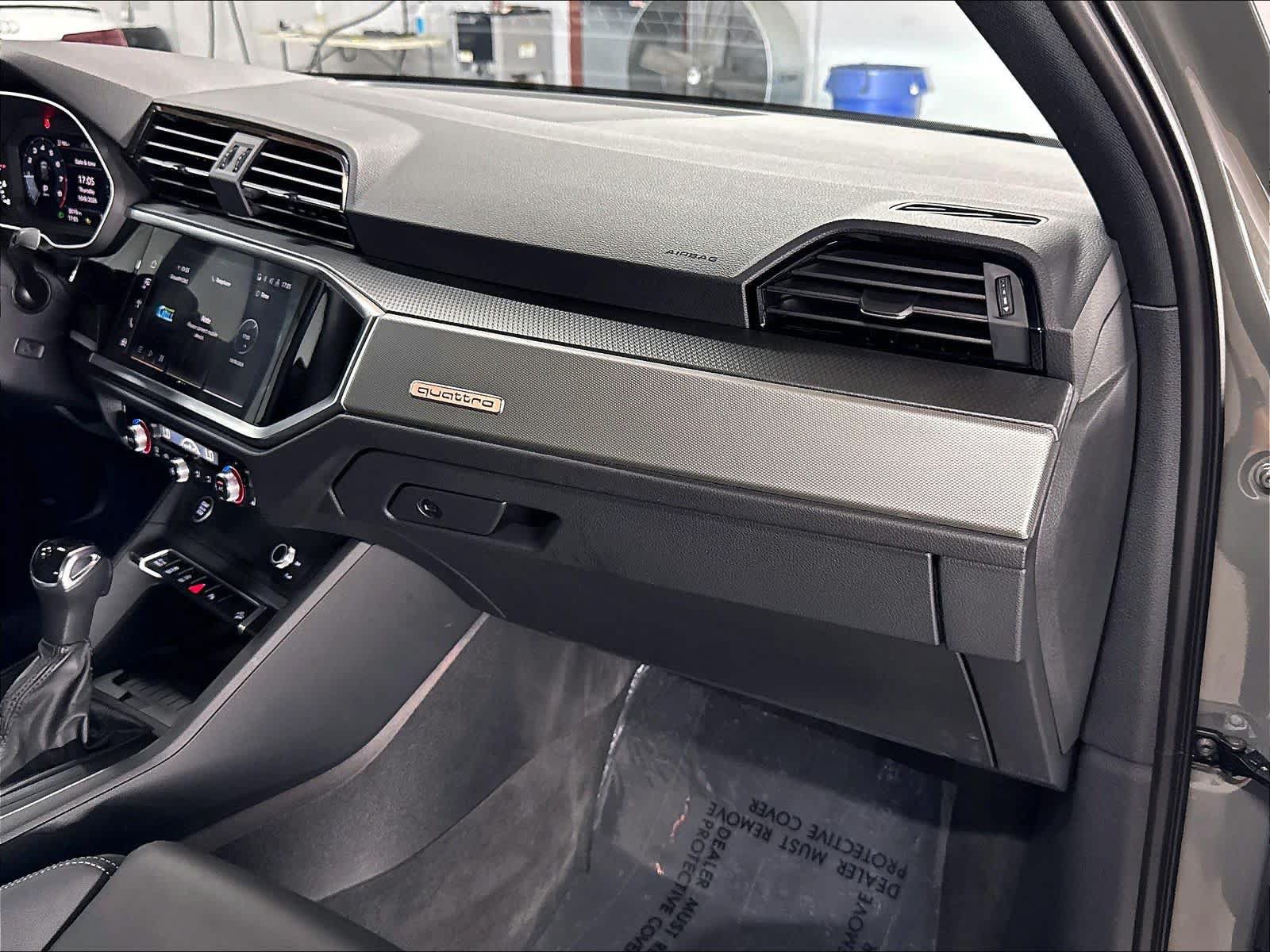Used 2024 Audi Q3 2.0T Premium Plus AWD/4WD image 19