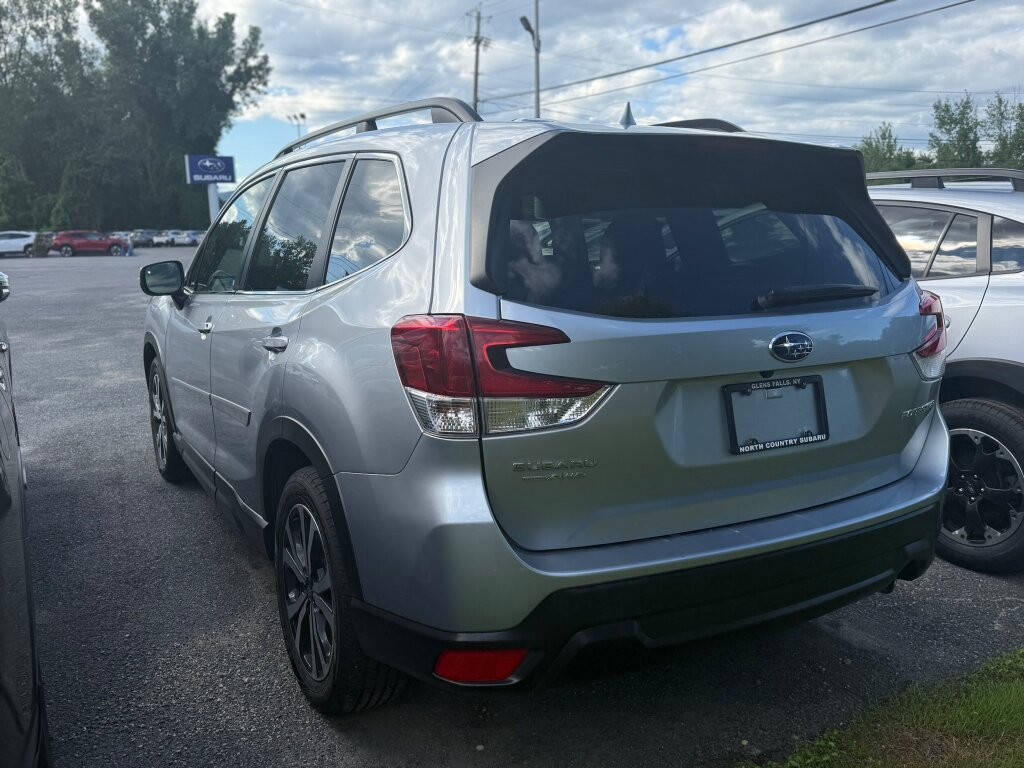 Used 2020 Subaru Forester Limited image 4