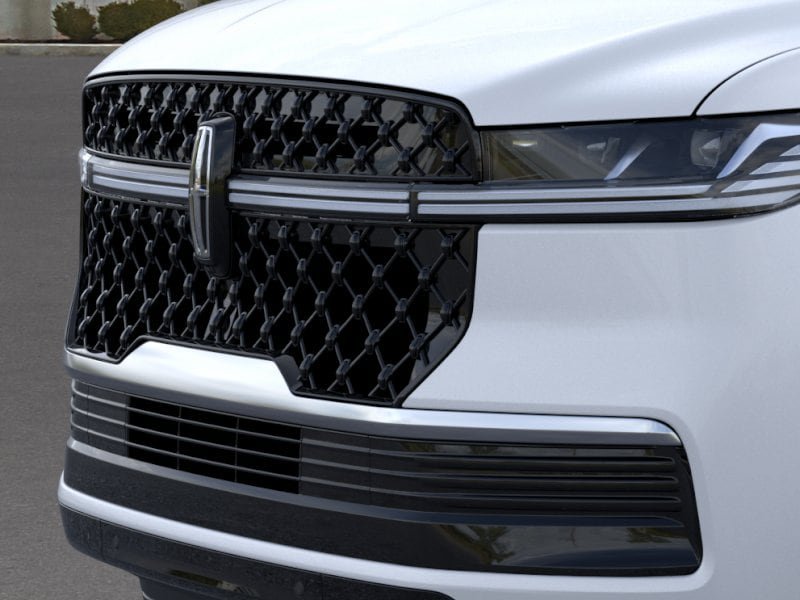 New 2026 Lincoln Navigator Reserve w/ Jet Appearance Package AWD/4WD image 17