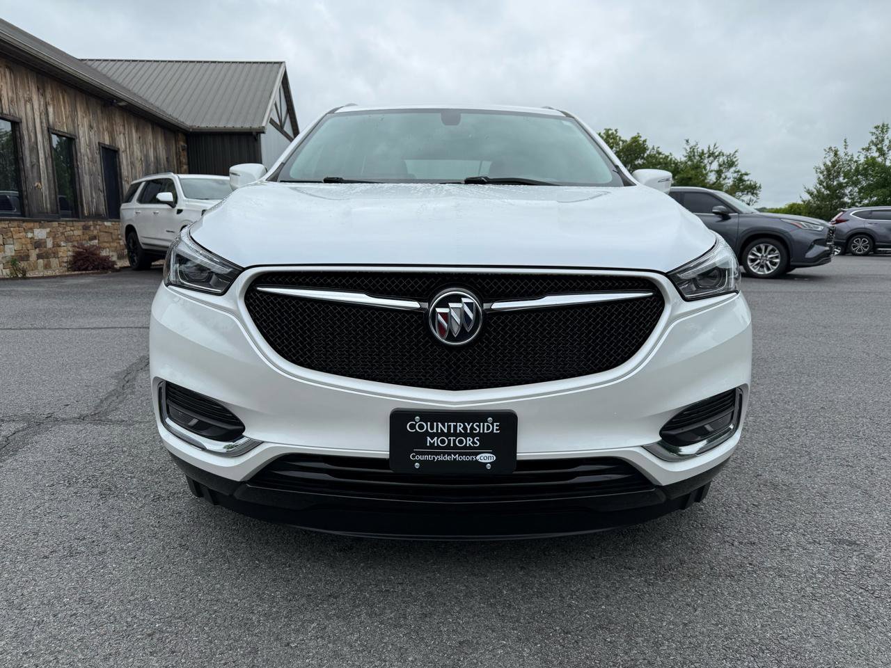 Used 2021 Buick Enclave Essence w/ Sport Touring Edition FWD image 9