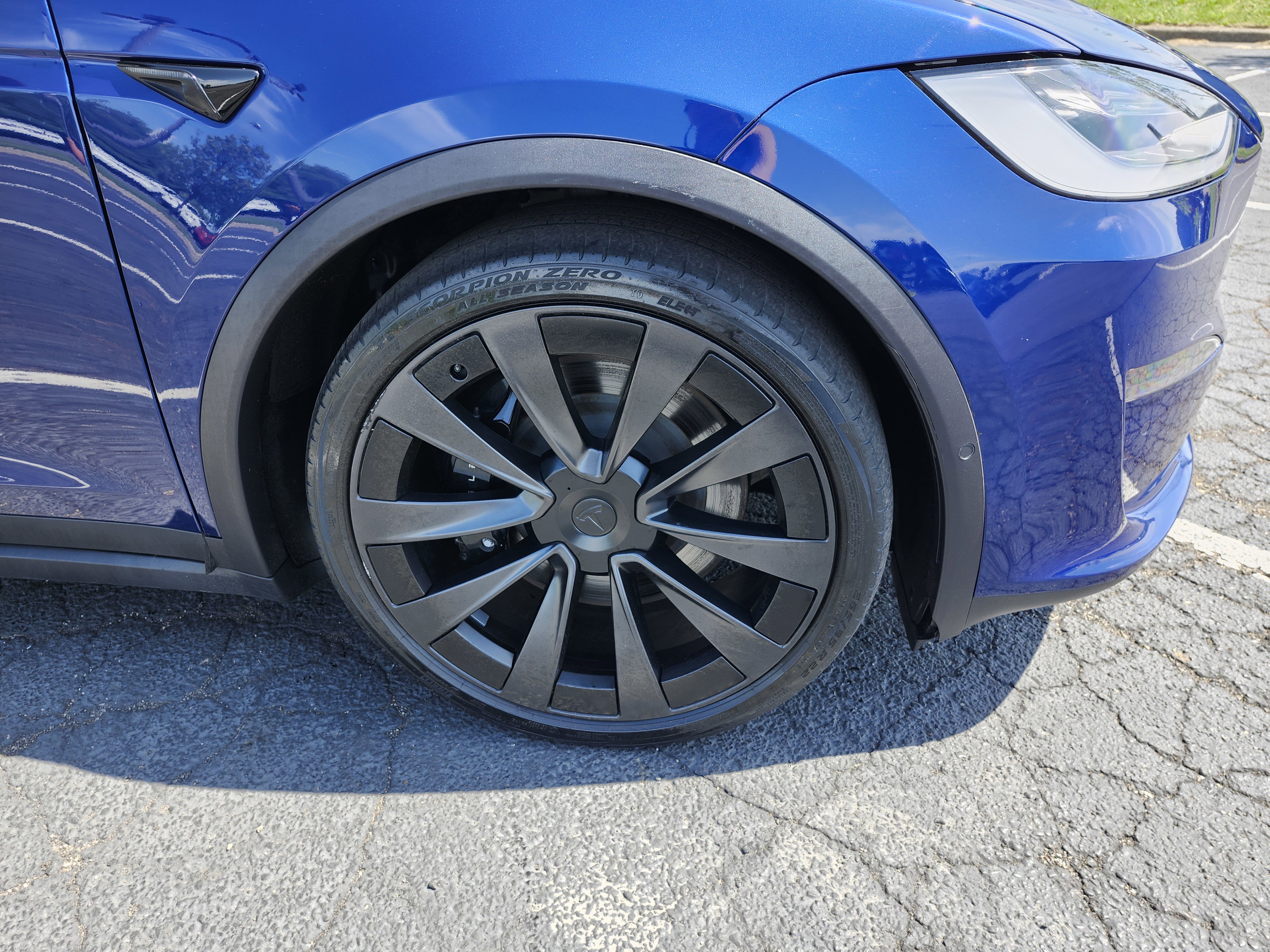 Used 2023 Tesla Model X image 11