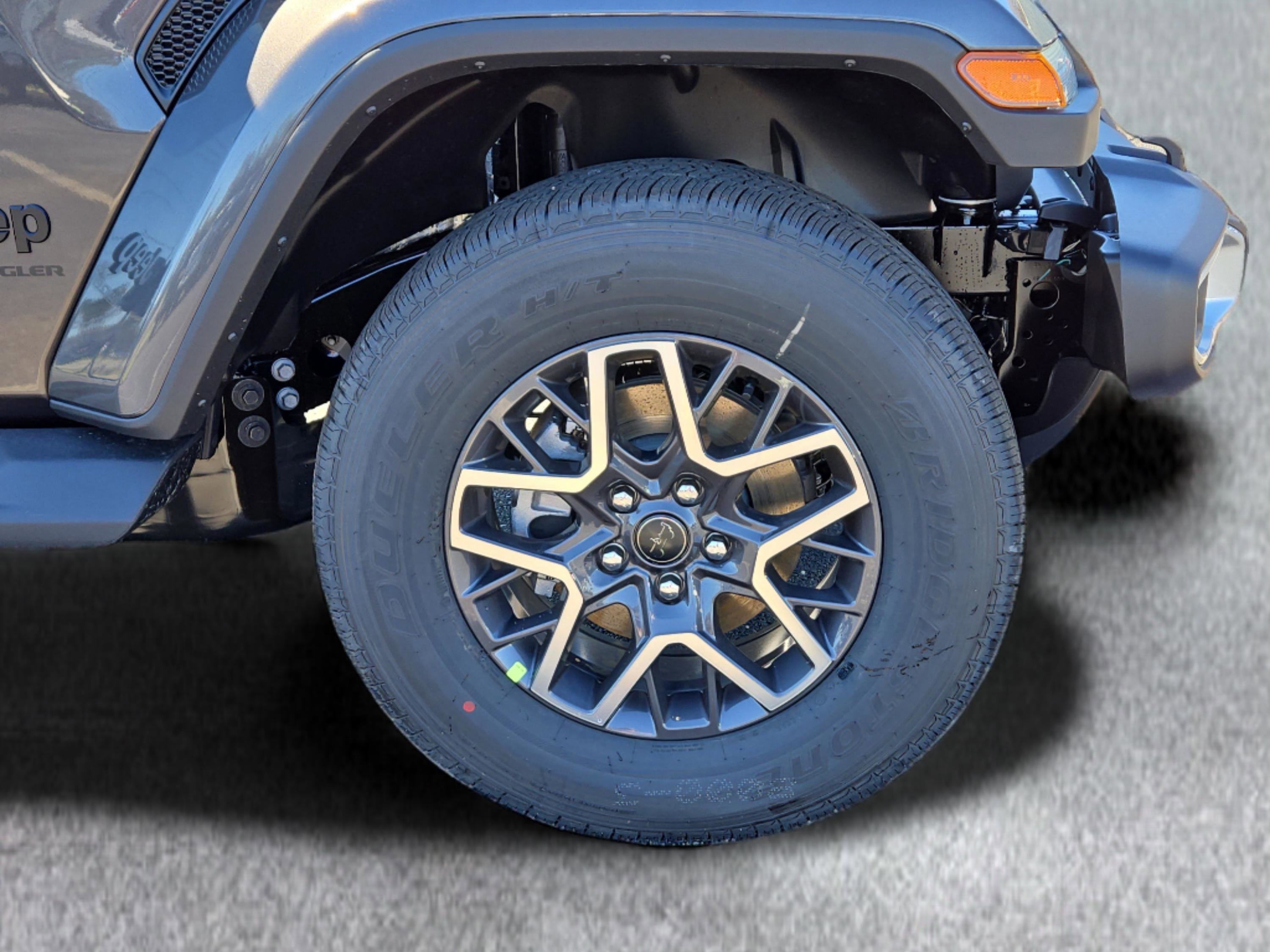 New 2026 Jeep Wrangler Unlimited Sahara AWD/4WD image 4