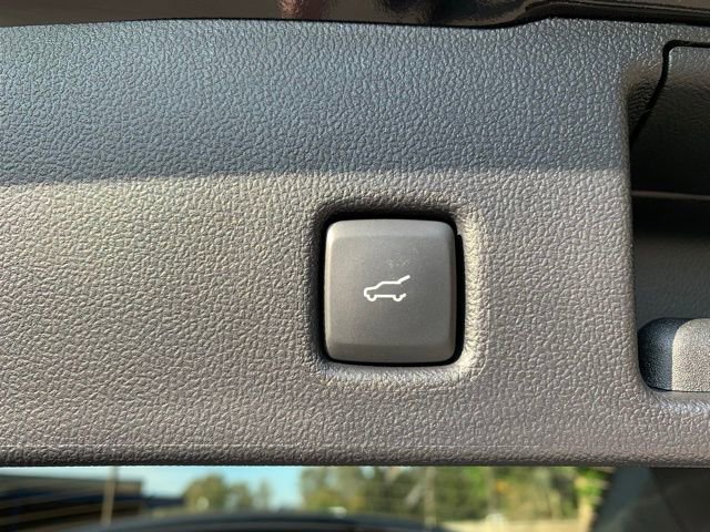 New 2025 Ford Escape SE image 6