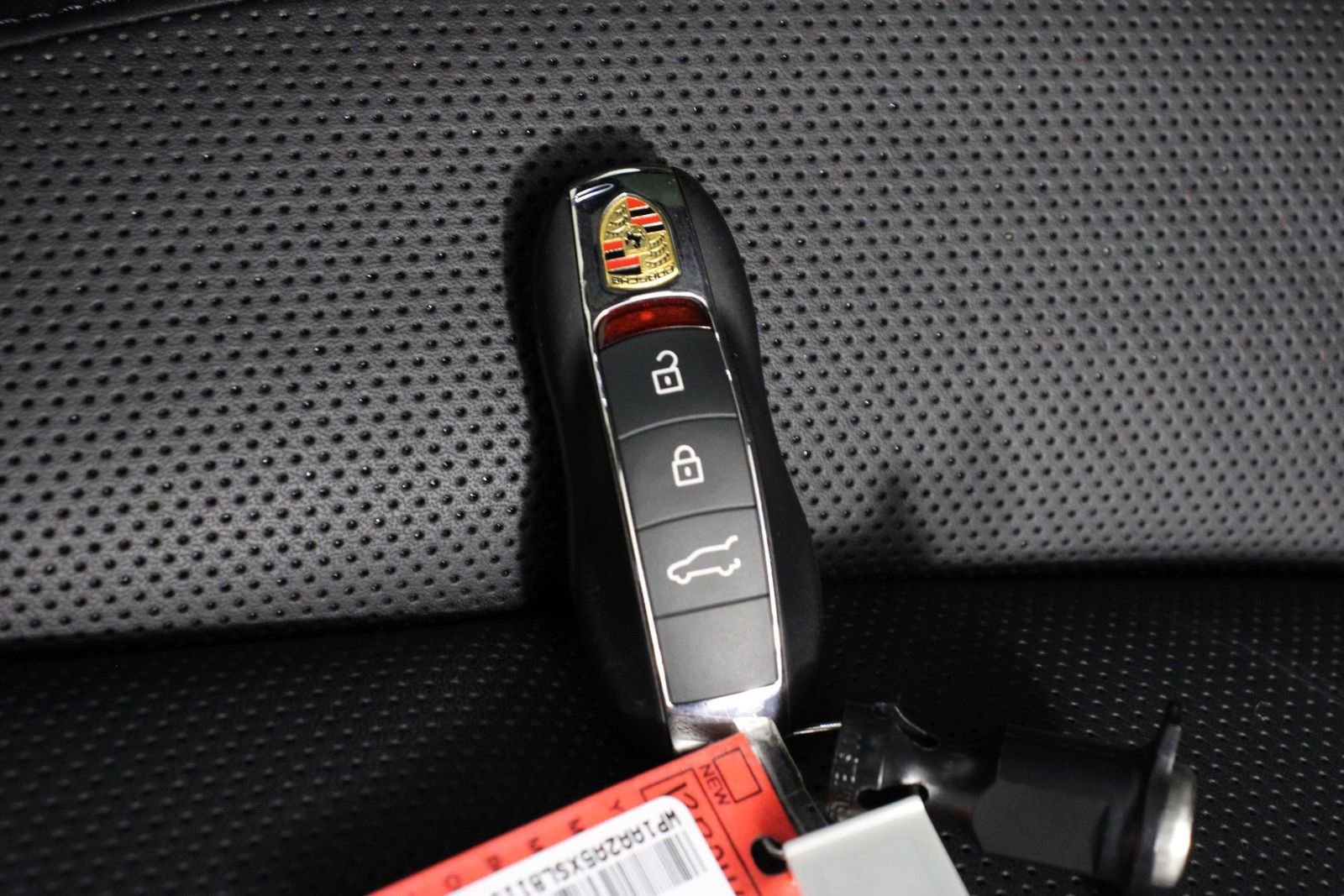 Certified 2025 Porsche Macan image 34