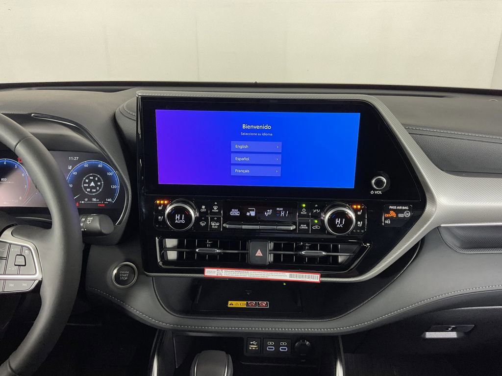 New 2026 Toyota Highlander Platinum image 12
