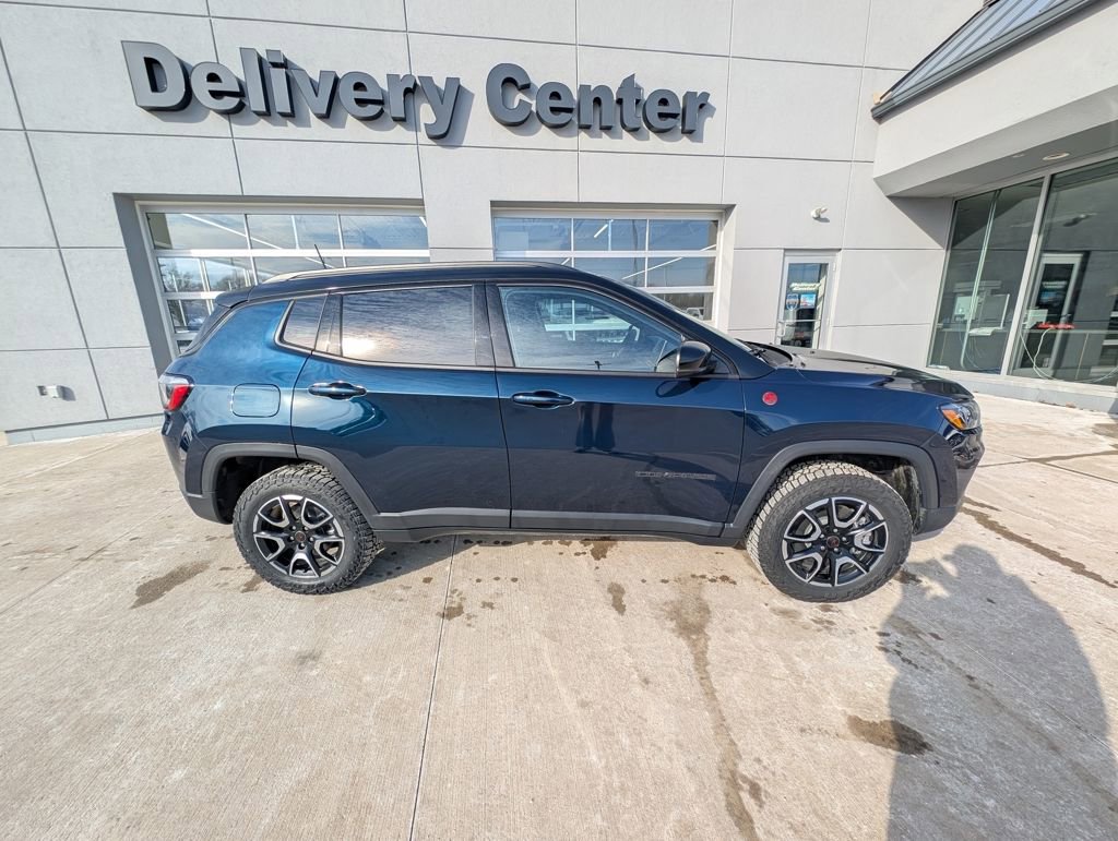 New 2026 Jeep Compass Trailhawk w/ Sun, Sound & Navigation Group AWD/4WD image 5