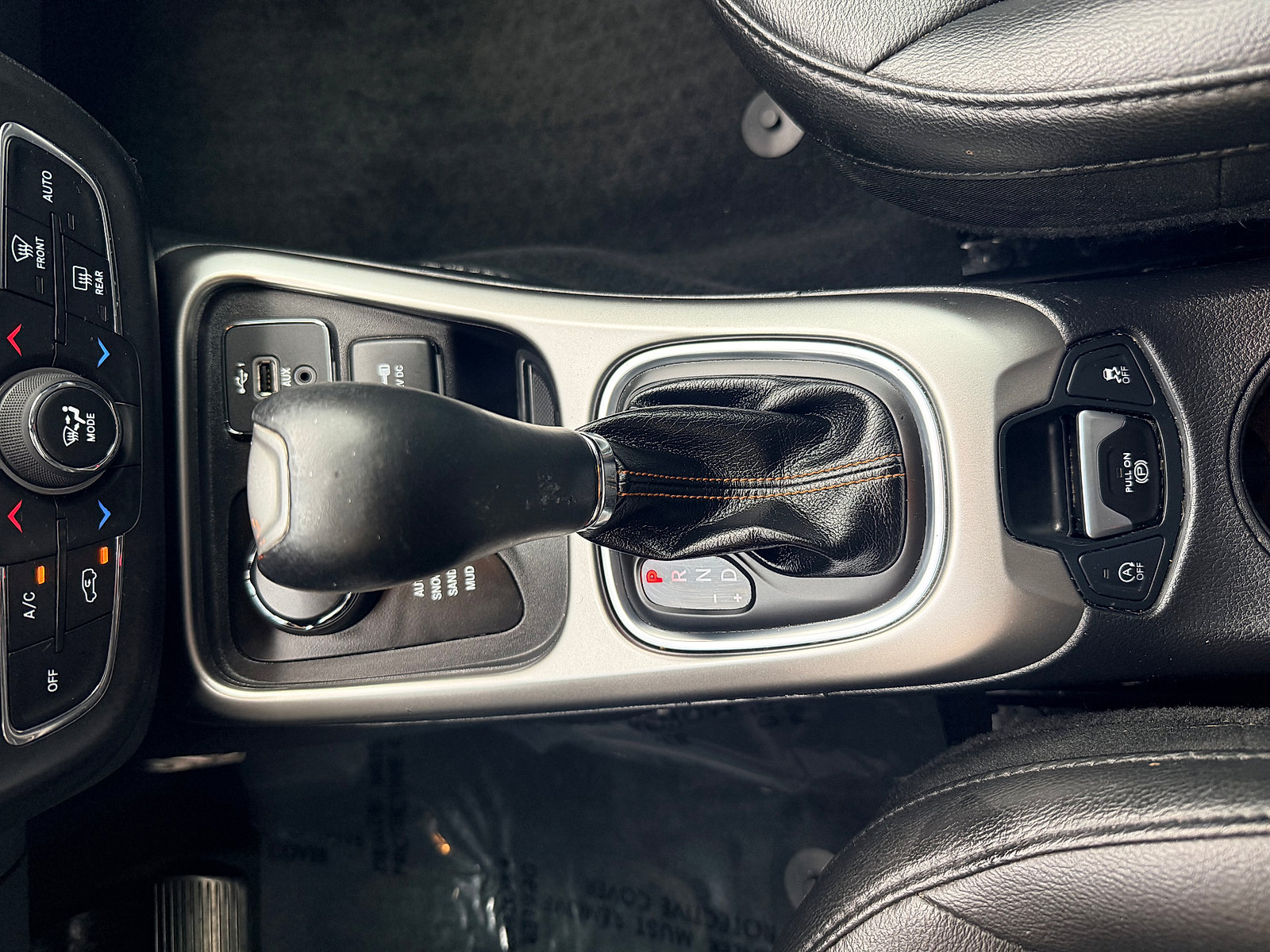 Used 2019 Jeep Compass Latitude w/ Cold Weather Group AWD/4WD image 13