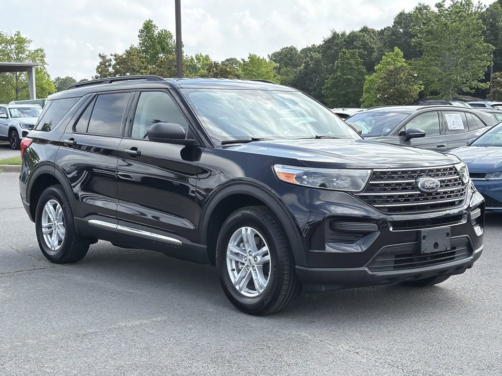 Used 2023 Ford Explorer XLT AWD/4WD image 7