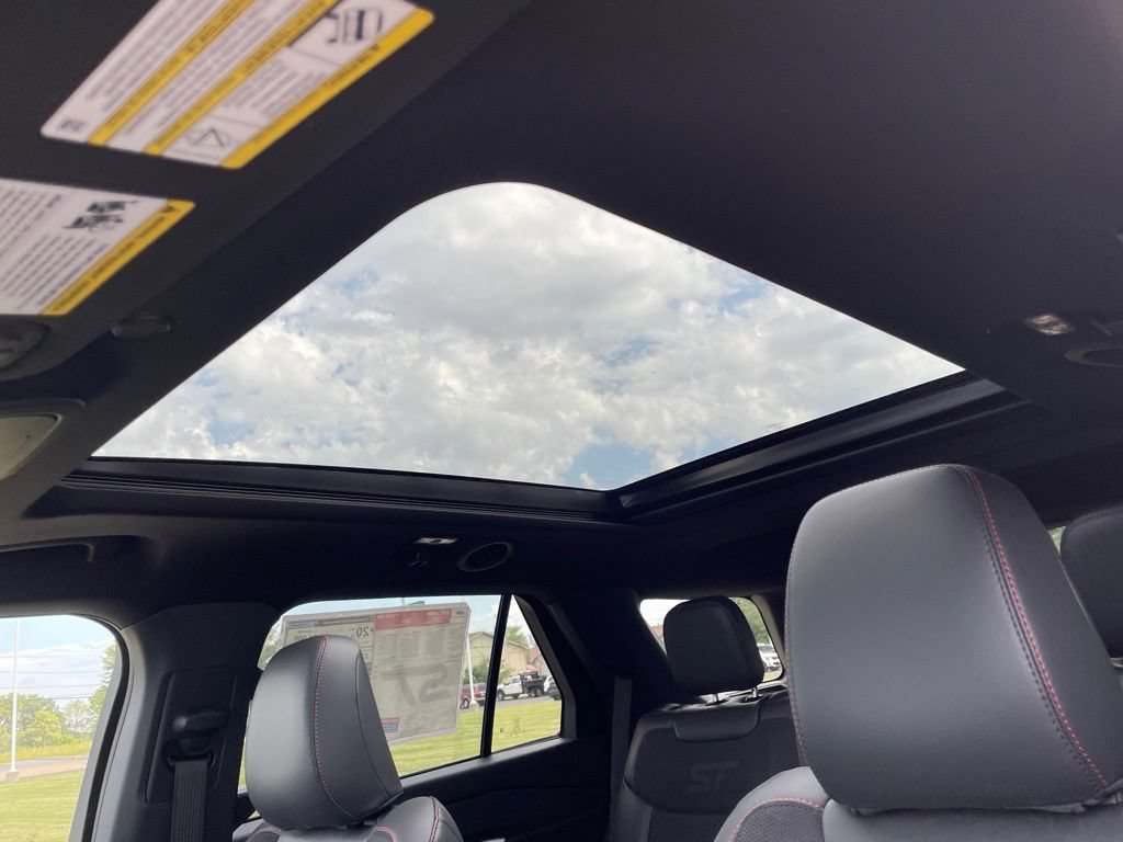 New 2026 Ford Explorer ST w/ Sun And Sound Package AWD/4WD image 10