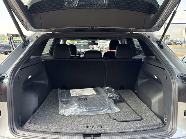 New 2026 Volkswagen Atlas Cross Sport SE image 10