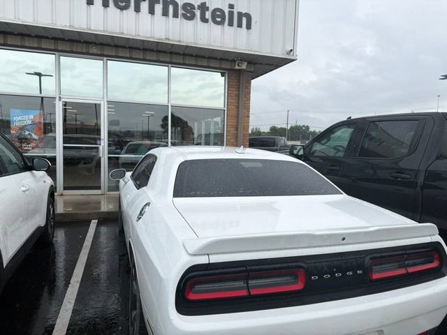 Used 2018 Dodge Challenger R/T Plus RWD image 10
