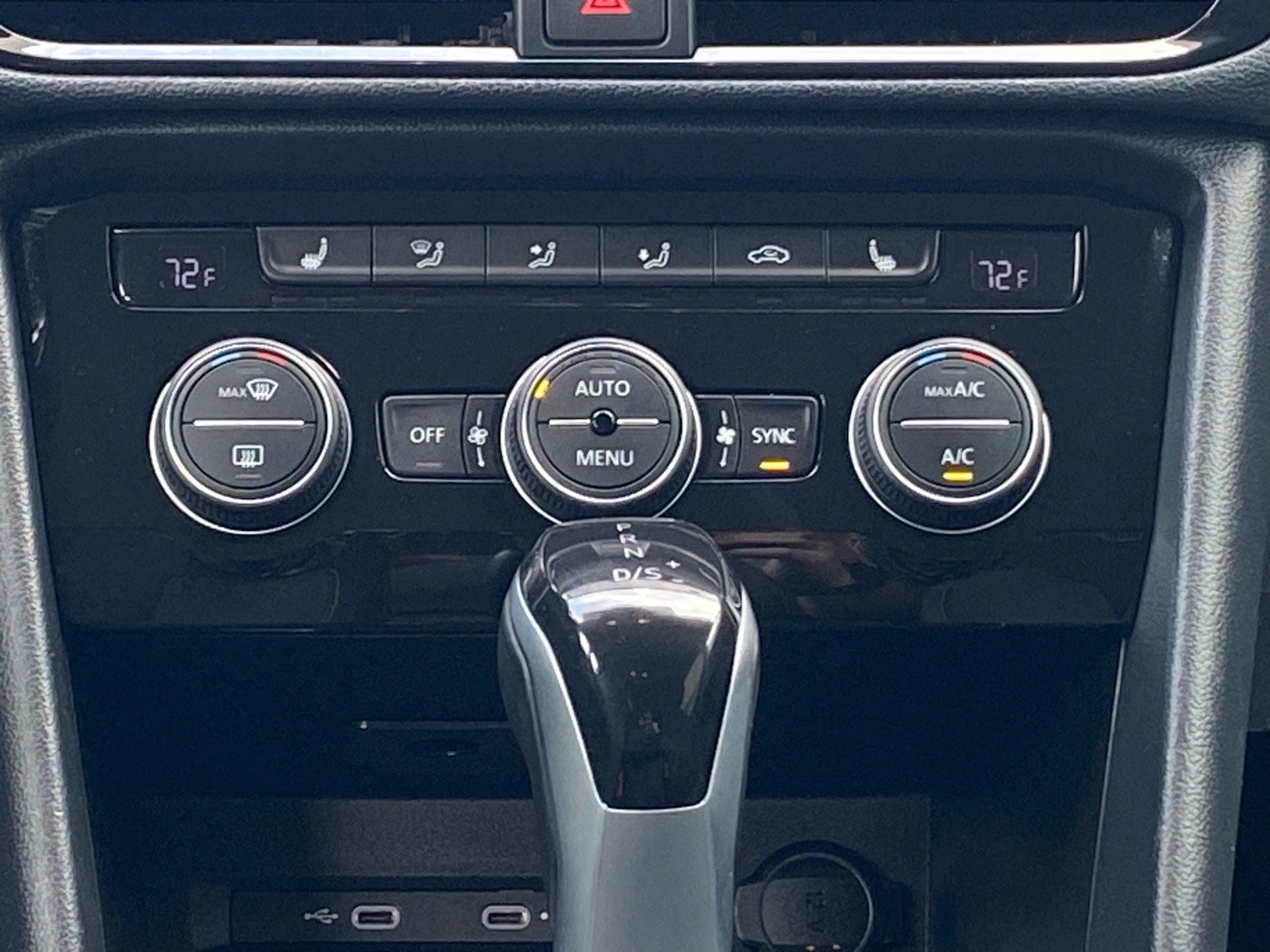 Certified 2024 Volkswagen Taos SE AWD/4WD image 10