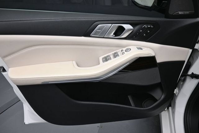 Used 2020 BMW X7 xDrive40i w/ Premium Package AWD/4WD image 19