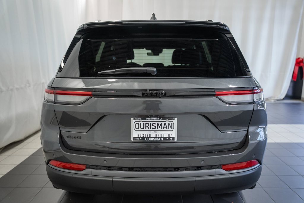 New 2026 Jeep Grand Cherokee Altitude AWD/4WD image 5