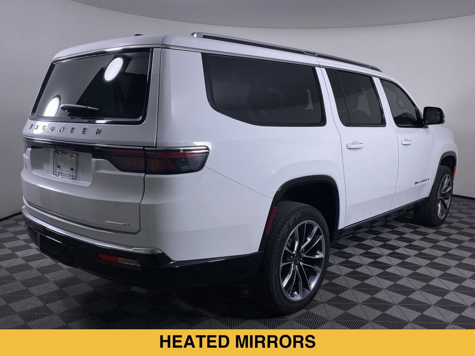 Used 2024 Jeep Wagoneer L Series III w/ Premium Group I AWD/4WD image 21