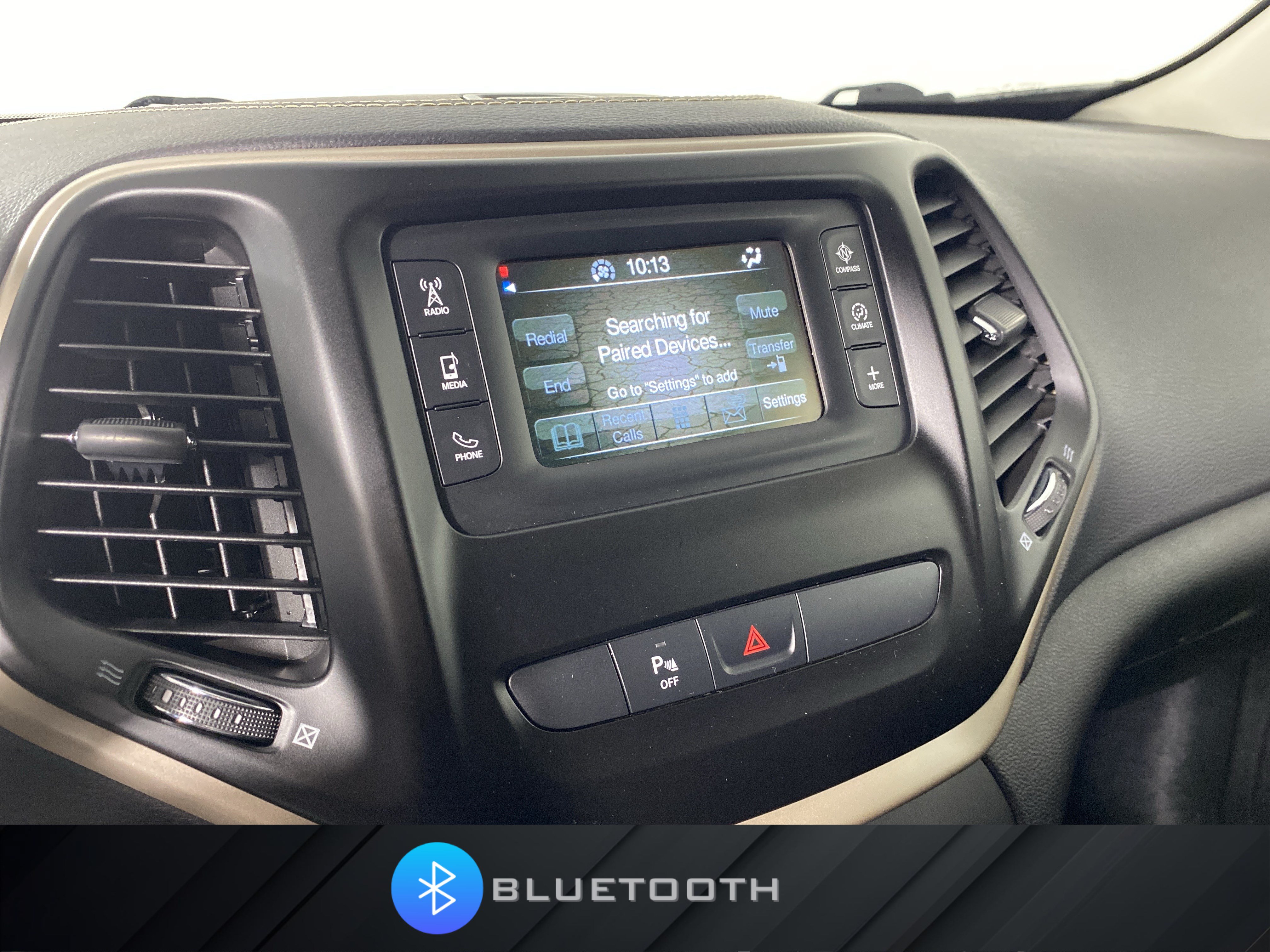 Used 2018 Jeep Cherokee Latitude w/ Safety Group AWD/4WD image 4