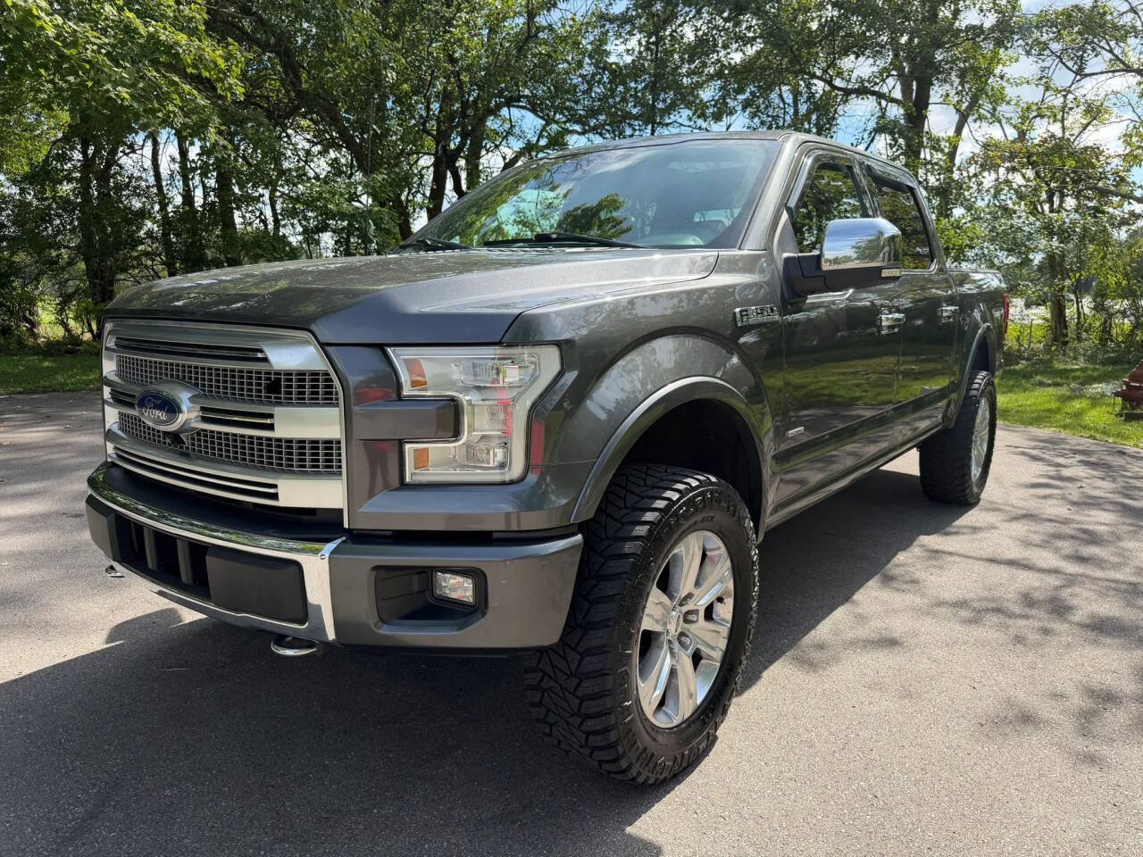 Used 2015 Ford F150 Platinum w/ Equipment Group 701A Luxury AWD/4WD image 12