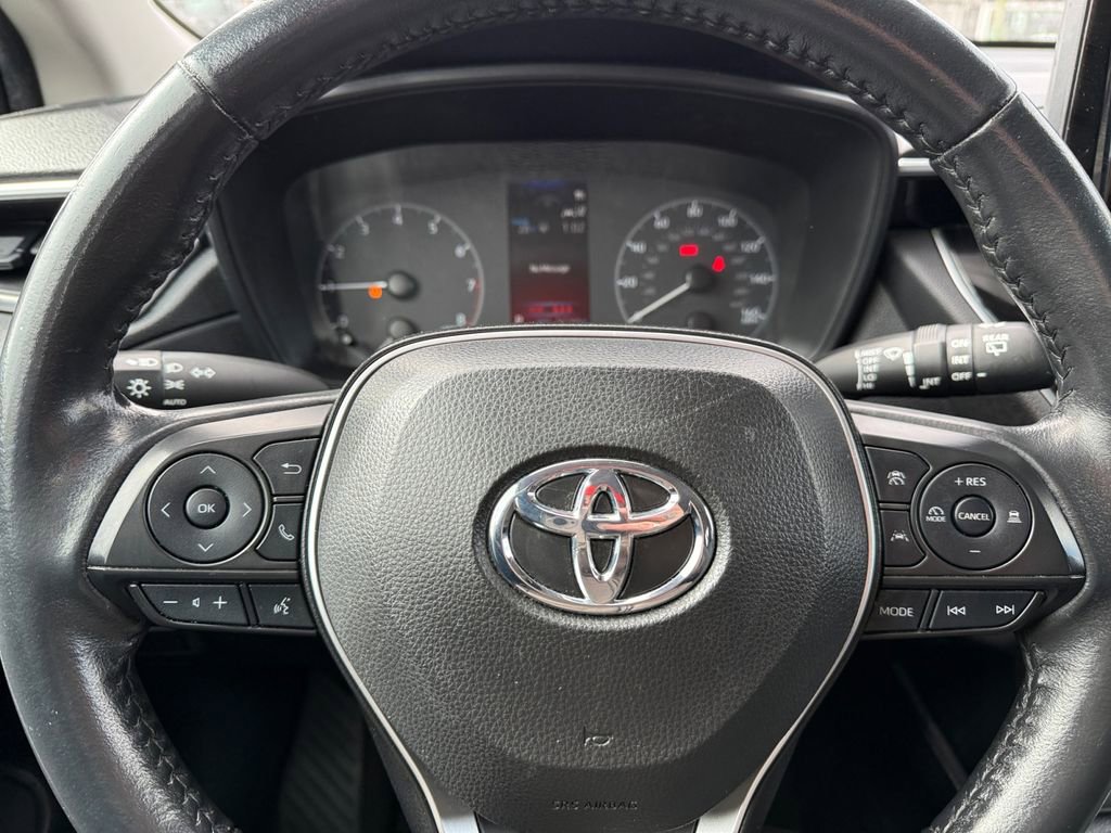 Used 2024 Toyota Corolla Cross LE image 32