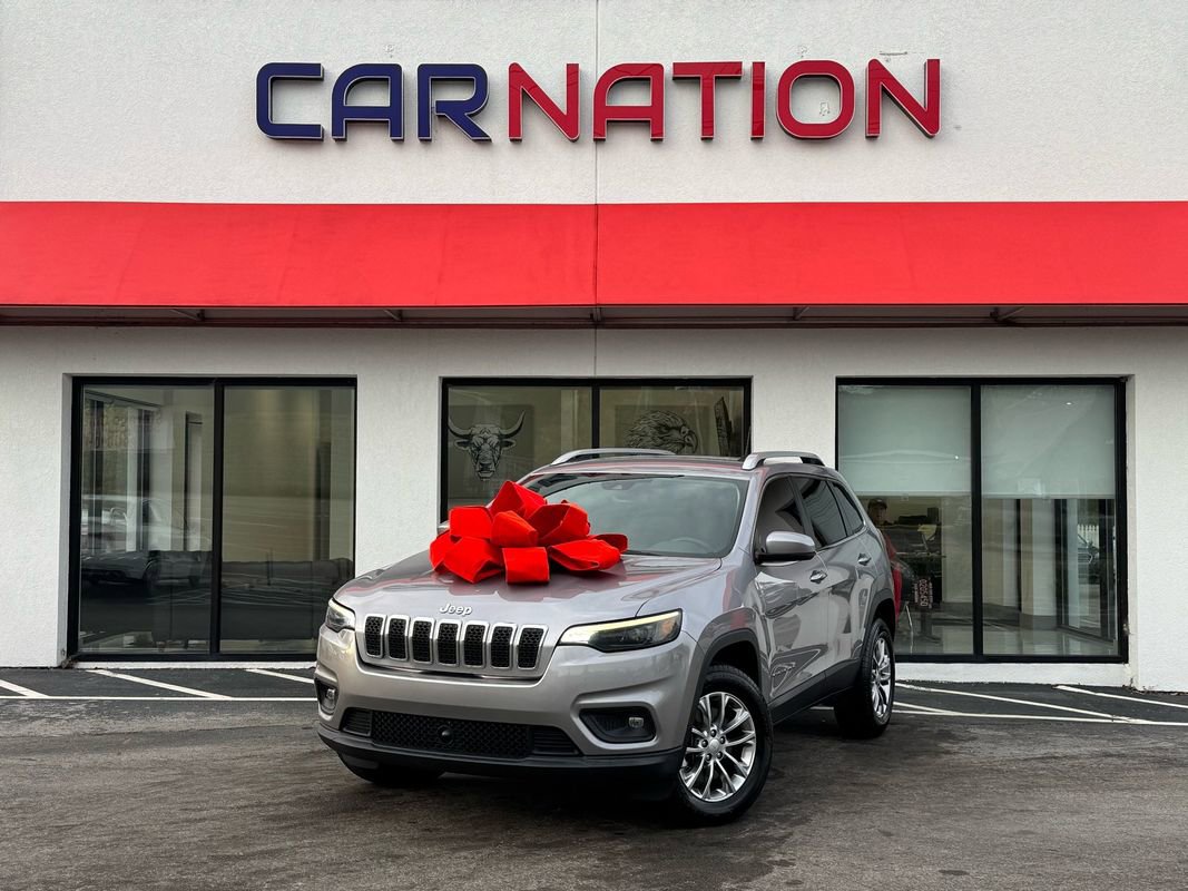 Used 2021 Jeep Cherokee Latitude Plus w/ Mopar Interior Package image 2