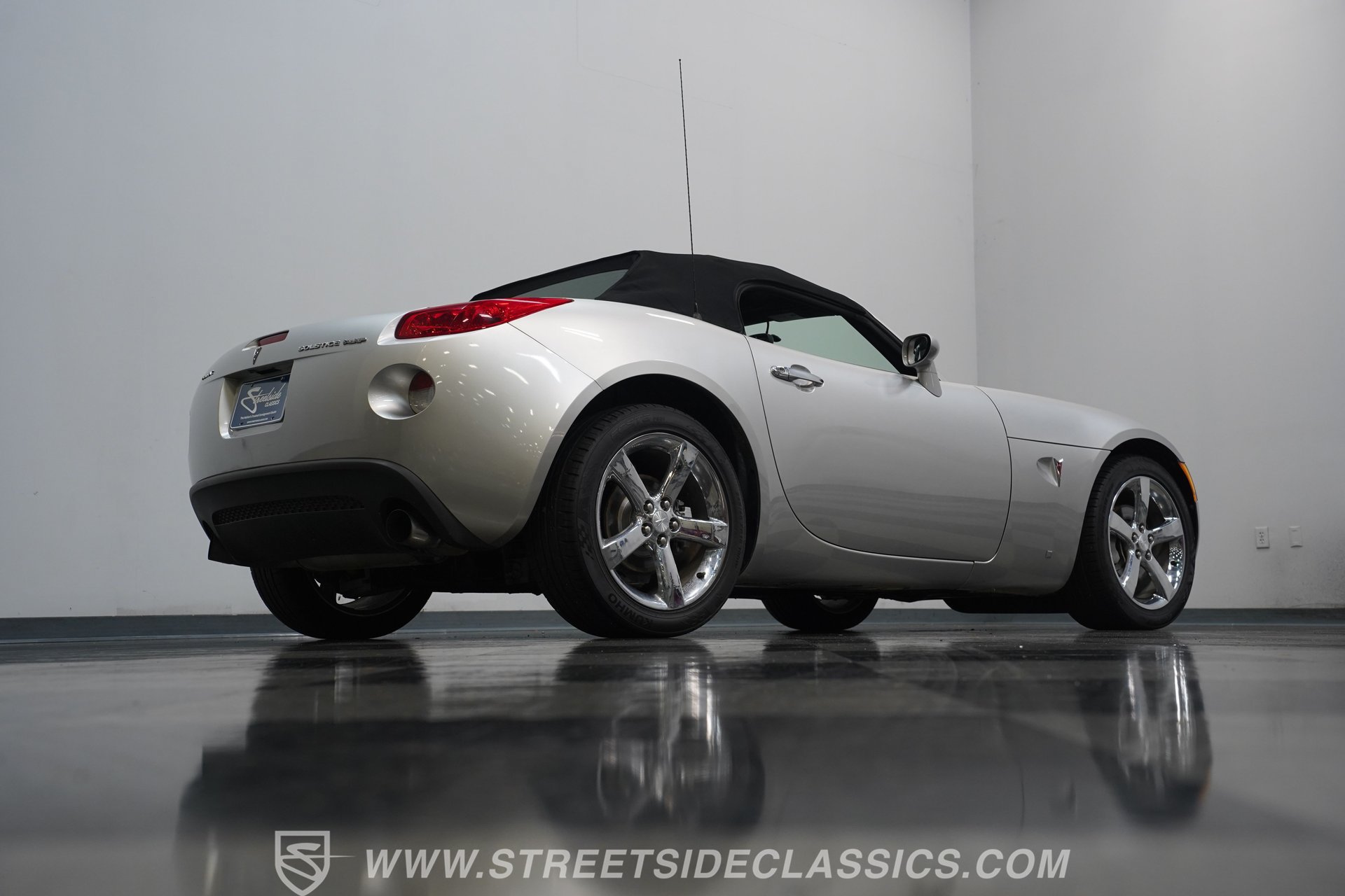 Used 2007 Pontiac Solstice GXP w/ Premium Package RWD image 26