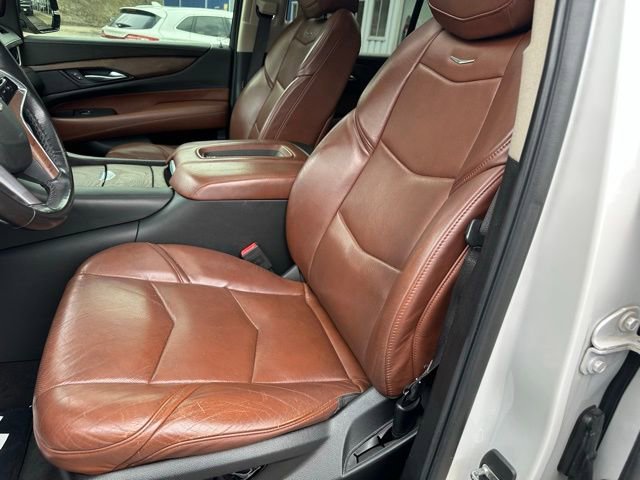 Used 2019 Cadillac Escalade Luxury image 28