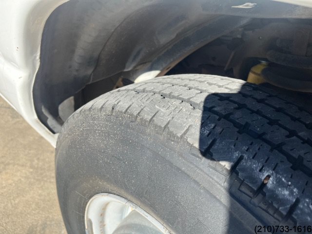 Used 2006 Ford E-350 and Econoline 350 Super Duty RWD image 36